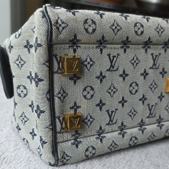 Louis Vuitton Canvas Mongram Hand Bag - Picture 6 of 14